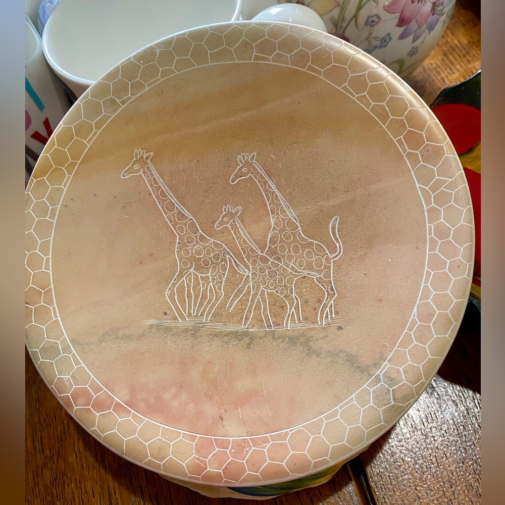 Giraffe Plate Hand carved of Stone from Kenya. It’s a Beautiful Work of Art. EC